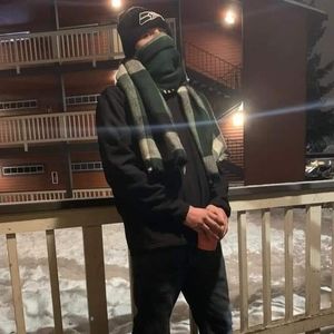 Meet your Posher, Dakota